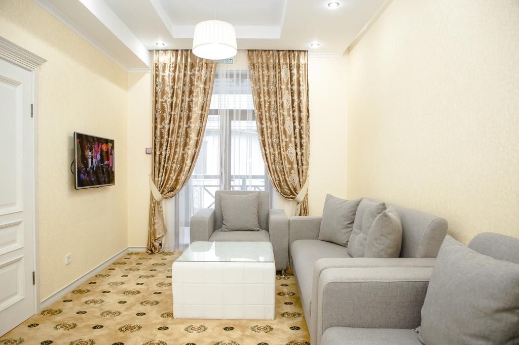 Luxury House 호텔 쉼켄트 외부 사진