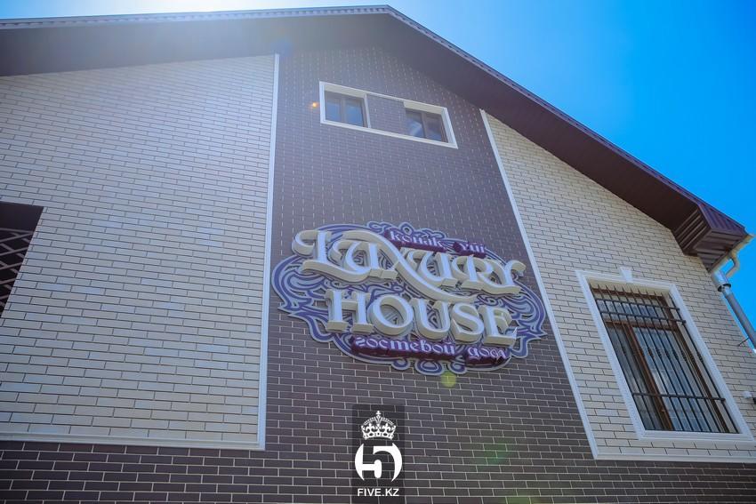 Luxury House 호텔 쉼켄트 외부 사진
