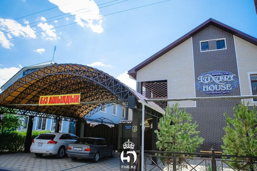 Luxury House 호텔 쉼켄트 외부 사진