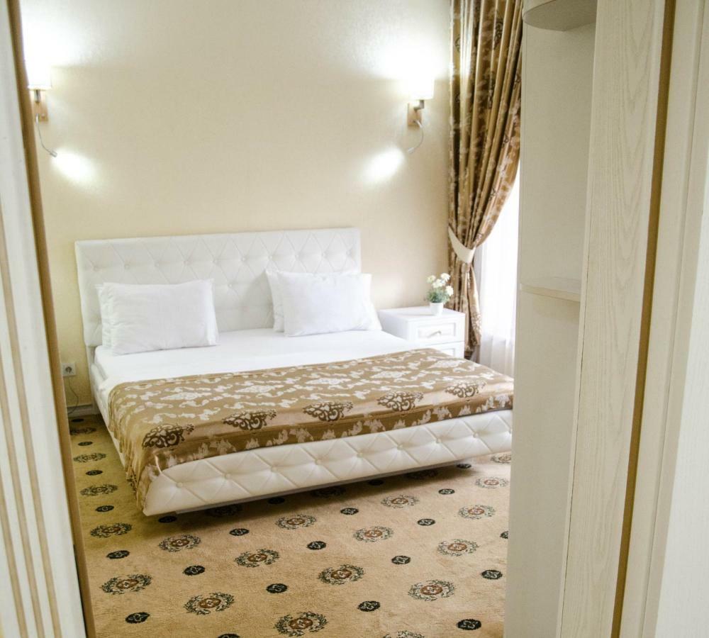 Luxury House 호텔 쉼켄트 외부 사진