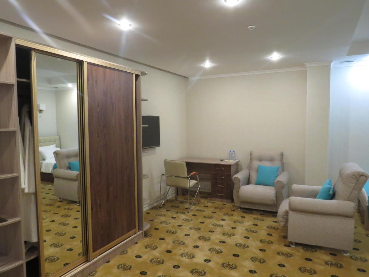 Luxury House 호텔 쉼켄트 외부 사진