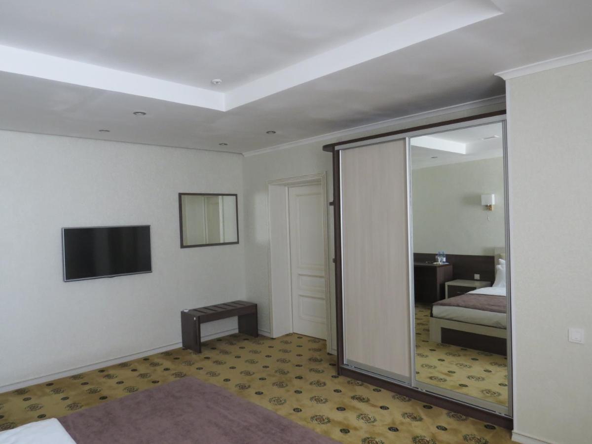 Luxury House 호텔 쉼켄트 외부 사진